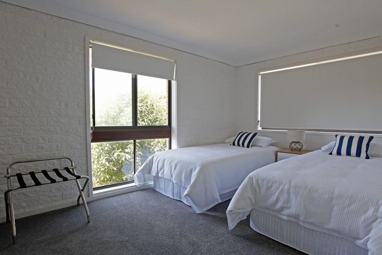 MARLIN WATERS 2: 2/8 Narira Street- Sleek, stylish unit, Bermagui