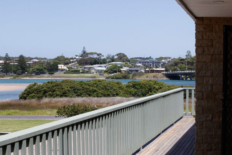 MARLIN WATERS 2: 2/8 Narira Street- Sleek, stylish unit, Bermagui