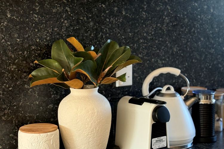 MARLIN WATERS 6: 6/8 Narira Street  Holiday Unit , walk to beach and river, Bermagui