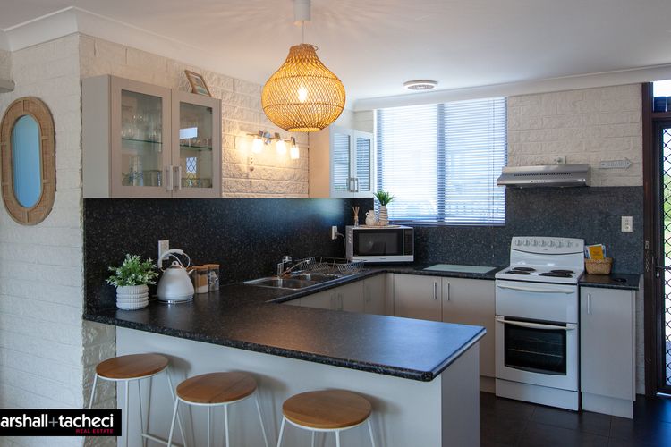 MARLIN WATERS 6: 6/8 Narira Street  Holiday Unit , walk to beach and river, Bermagui