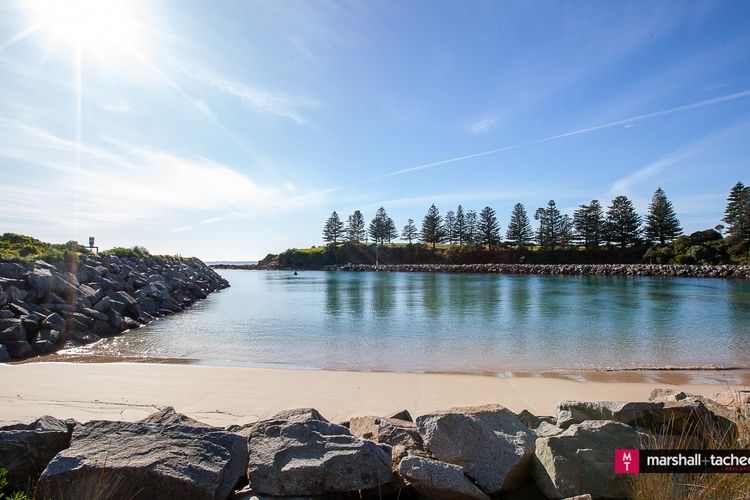 MARLIN WATERS 6: 6/8 Narira Street Holiday Unit , walk to beach and river, Bermagui