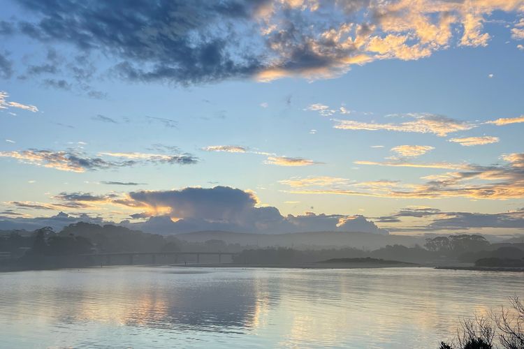 MARLIN WATERS 6: 6/8 Narira Street Holiday Unit , walk to beach and river, Bermagui