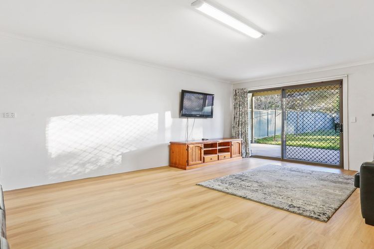 MUMBULLA HOUSE: 22A Mumbulla Street- Large home with linen