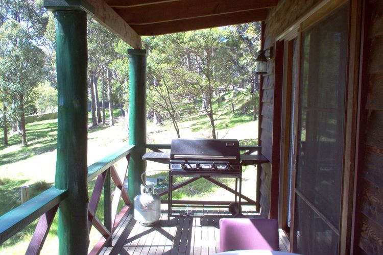 NUTLEY COTTAGE: 74 Nutley’s Creek Road- River view