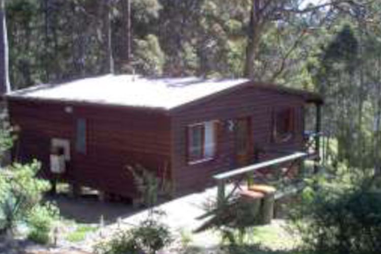 NUTLEY COTTAGE: 74 Nutley’s Creek Road- River view