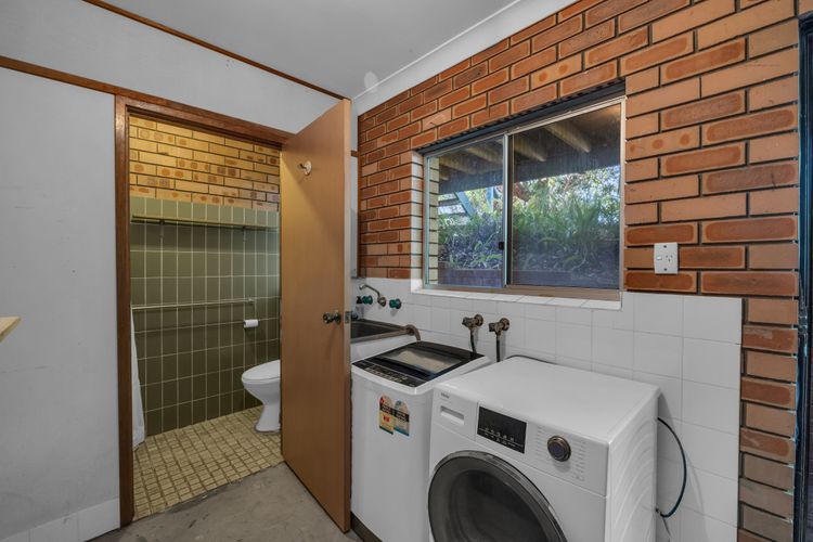 OCEAN LOOKOUT: 69 Bunga St- Magnificent ocean view