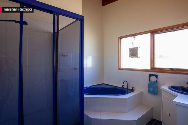 OCEAN PEARL-61 Bunga Street- Luxury, beachfront, Bermagui