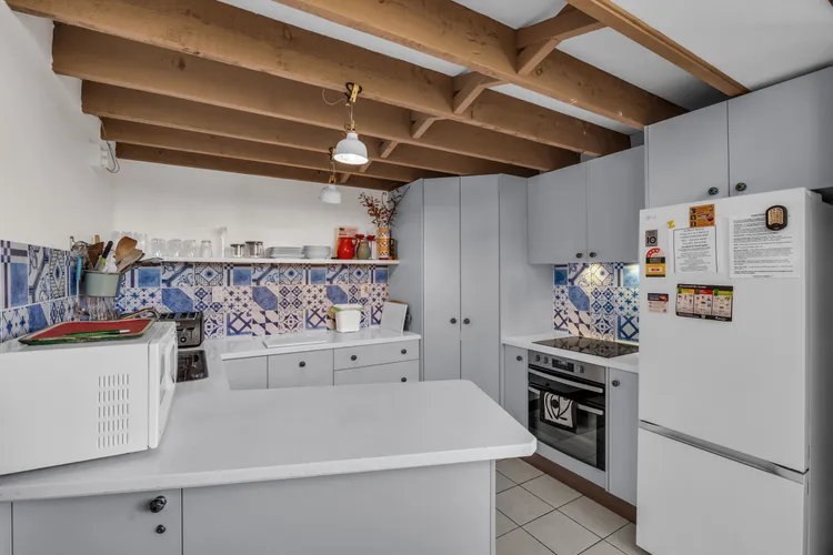 Outlook 1 – Unit 1 Narira St 9