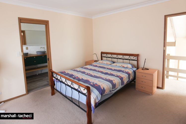 OUTLOOK 1: Townhouse, Sleeps 6 close to beach, Bermagui