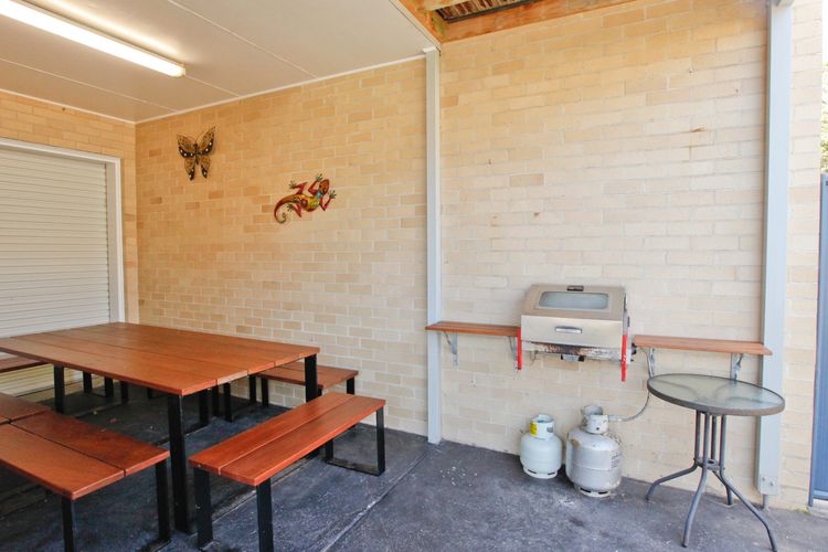 SALT WATER VILLA- 15a Barragoot St –