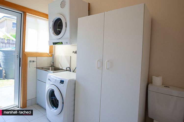 SALT WATER VILLA- 15a Barragoot St –