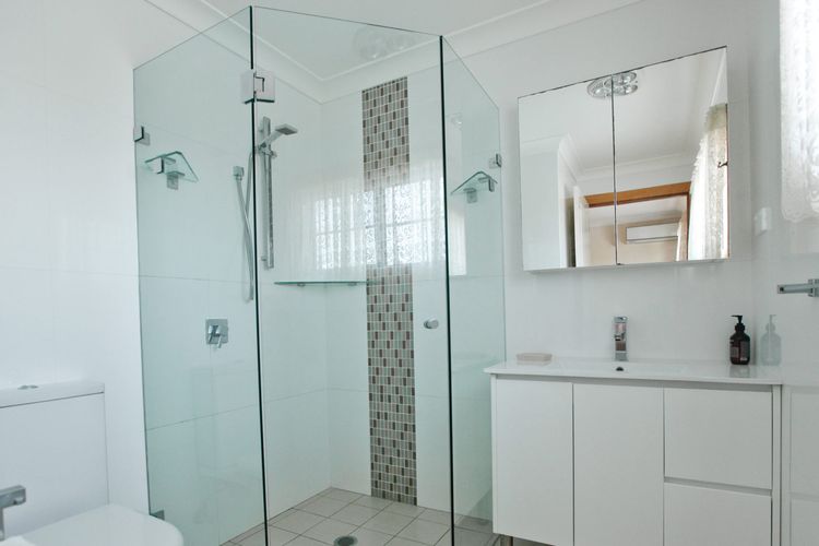 SALT WATER VILLA- 15a Barragoot St –