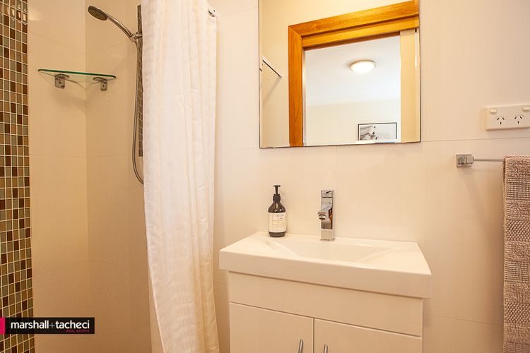 SALT WATER VILLA- 15a Barragoot St –