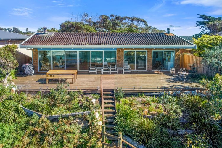 THE VIEW -49 Bunga St- Impressive beachfront home