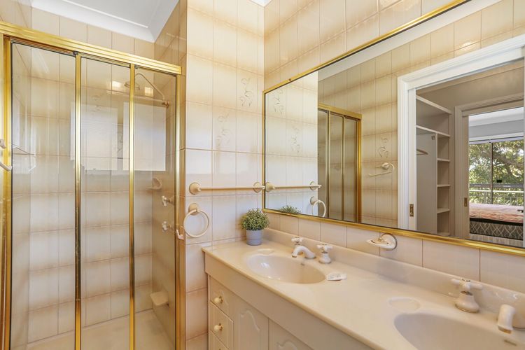 THE VIEW -49 Bunga St- Impressive beachfront home