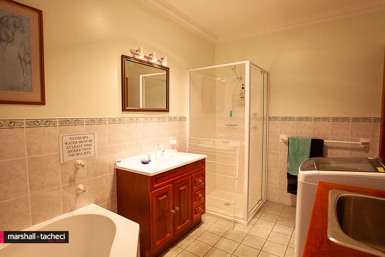 Moorhead beach cottage BERMAGUI – 60 Wallaga Lake Road