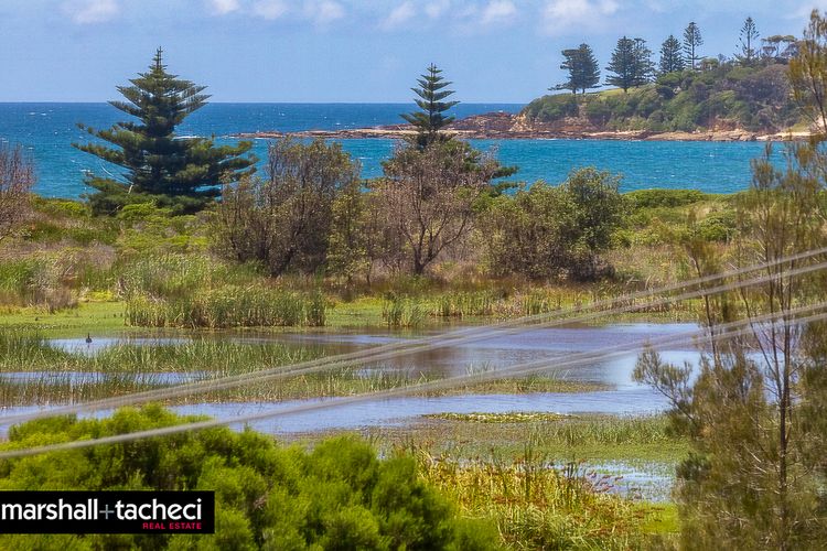 Moorhead beach cottage BERMAGUI – 60 Wallaga Lake Road