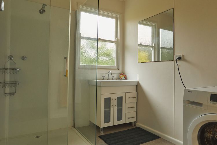 WALLAGA LAKE ROAD,  3  Holiday beach house, Wallaga Lake Heights – Linen, Wifi