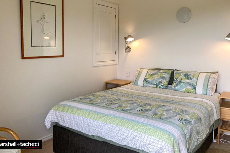 Bermagui Dune House: – 5 Narira Street – Beach Front, Pet friendly