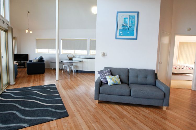 BEACHVIEW: 1/33 Scenic Drive- Ocean View, Holiday Unit