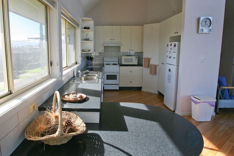 BEACHVIEW: 1/33 Scenic Drive- Ocean View, Holiday Unit