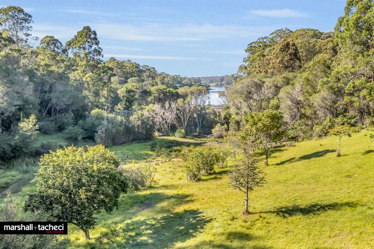 JEWEL ON THE LAKE – 287 Head of Cuttagee Bermagui