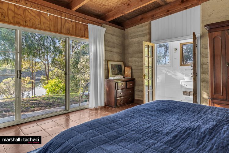 JEWEL ON THE LAKE – 287 Head of Cuttagee  Bermagui