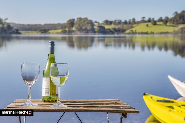 JEWEL ON THE LAKE – 287 Head of Cuttagee Bermagui