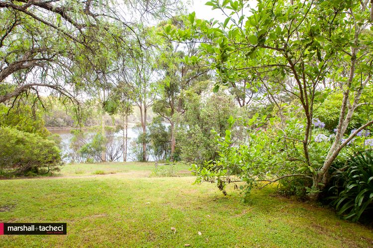 JEWEL ON THE LAKE – 287 Head of Cuttagee Bermagui