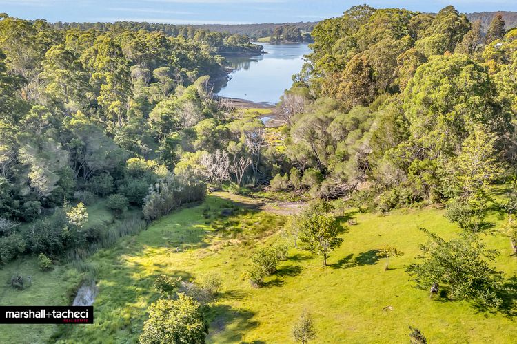 JEWEL ON THE LAKE – 287 Head of Cuttagee Bermagui