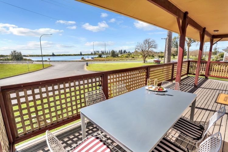 What A View – Lamont St Unit 4/120
