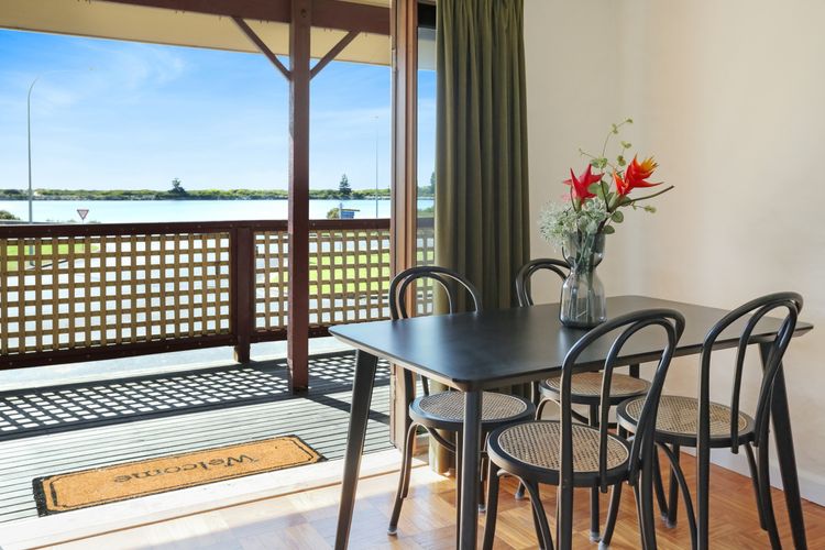 What A View – Lamont St Unit 4/120