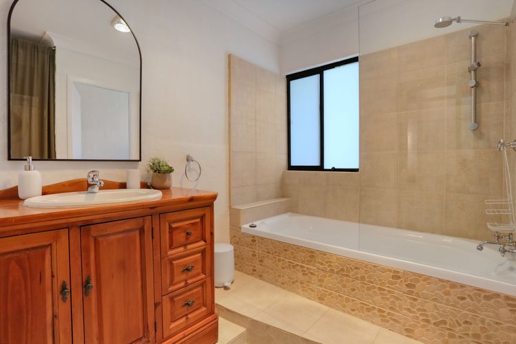 What A View – Lamont St Unit 4/120