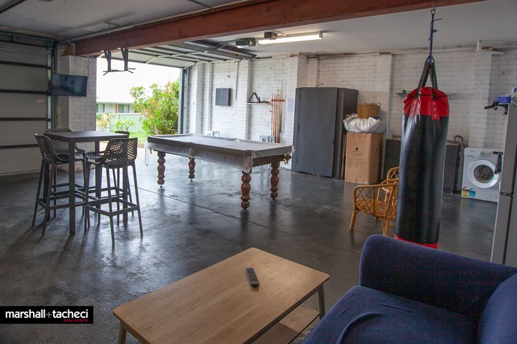 MONTAVIEW: 24 Mumbulla Street Holiday house, pet friendly Bermagui