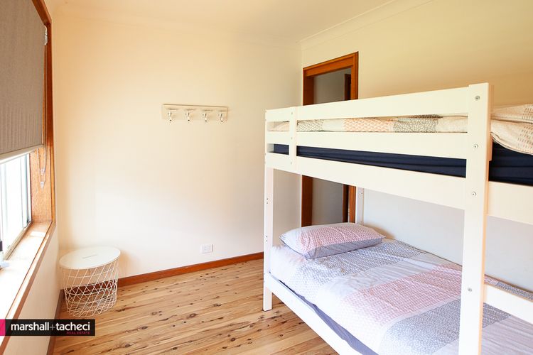 MONTAVIEW: 24 Mumbulla Street Holiday house, pet friendly Bermagui