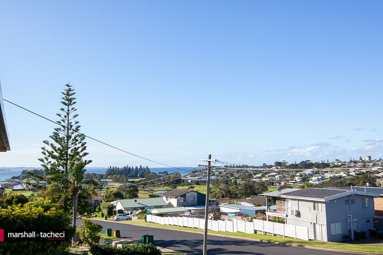 MONTAVIEW: 24 Mumbulla Street Holiday house, pet friendly Bermagui