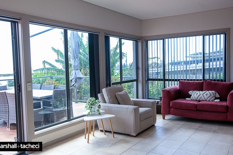 BERMAGUI JEWEL:  91 Murrah St Bermagui 5 Bdrm Uninterrupted views, central location Bermagui