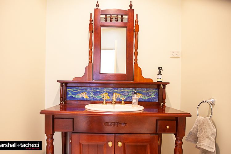 BERMAGUI JEWEL:  91 Murrah St Bermagui 5 Bdrm Uninterrupted views, central location Bermagui