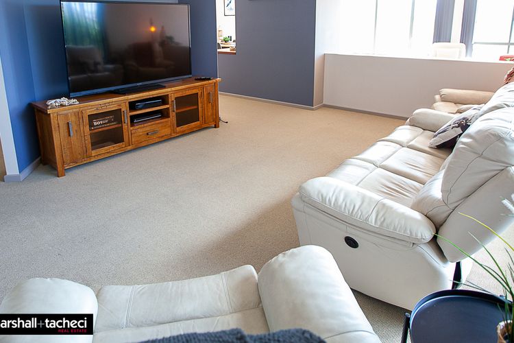 BERMAGUI JEWEL:  91 Murrah St Bermagui 5 Bdrm Uninterrupted views, central location Bermagui