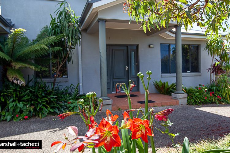 BERMAGUI JEWEL:  91 Murrah St Bermagui 5 Bdrm Uninterrupted views, central location Bermagui
