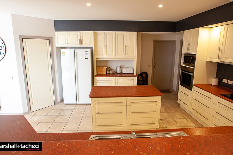 BERMAGUI JEWEL:  91 Murrah St Bermagui 5 Bdrm Uninterrupted views, central location Bermagui