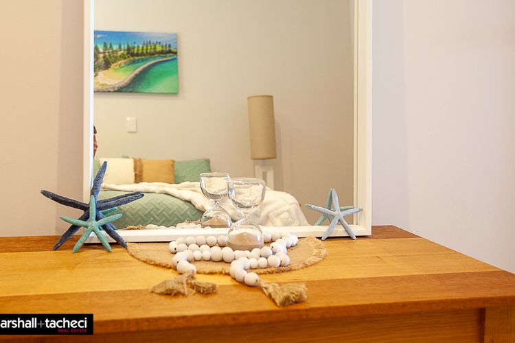 BERMAGUI JEWEL:  91 Murrah St Bermagui 5 Bdrm Uninterrupted views, central location Bermagui