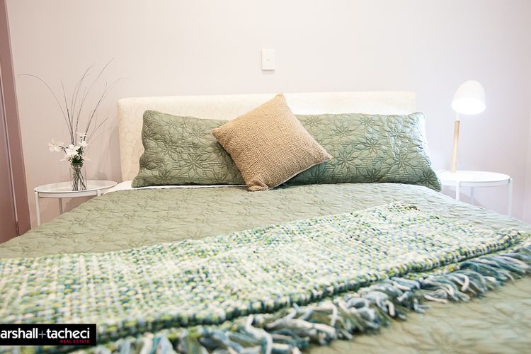 BERMAGUI JEWEL:  91 Murrah St Bermagui 5 Bdrm Uninterrupted views, central location Bermagui