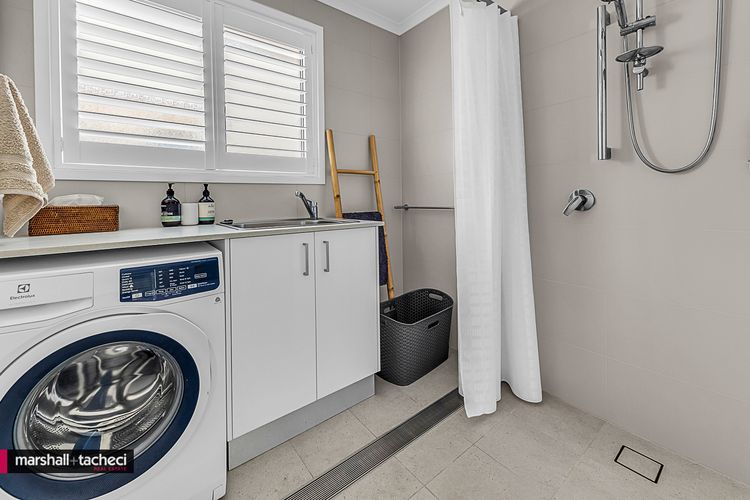 HORSESHOE BEACH HOUSE: 4 Young Street, Bermagui