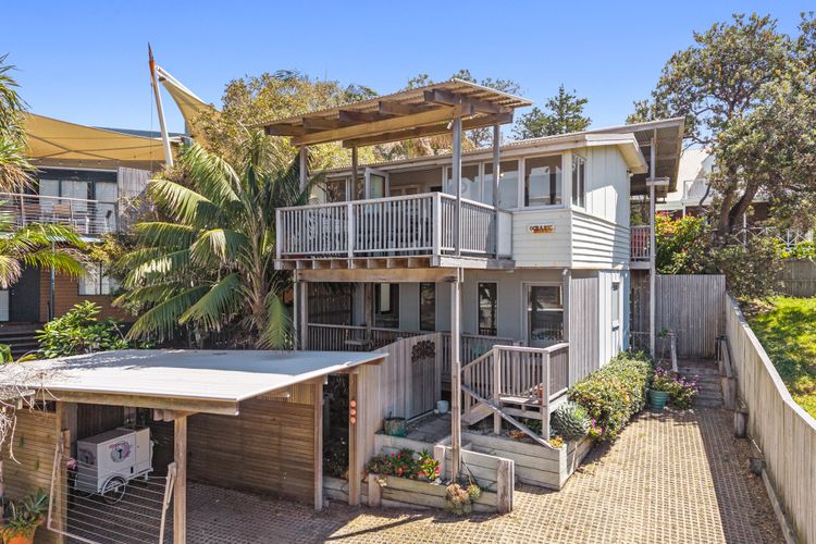 Oceanic House