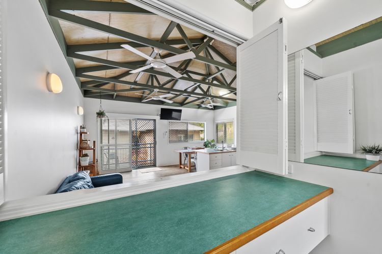 11 Pt Lookout Beach Resort