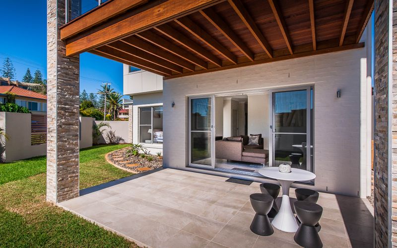 Escape at Nobbys Beach House 1, 1 Dixon Avenue,