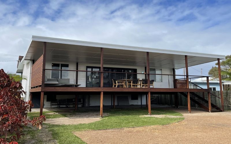JJ s Holiday House
