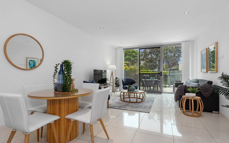 Beachside Haven Modern Townhouse with Pool