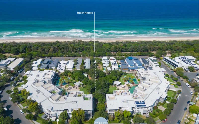 Drift North 42 with Resort Pool